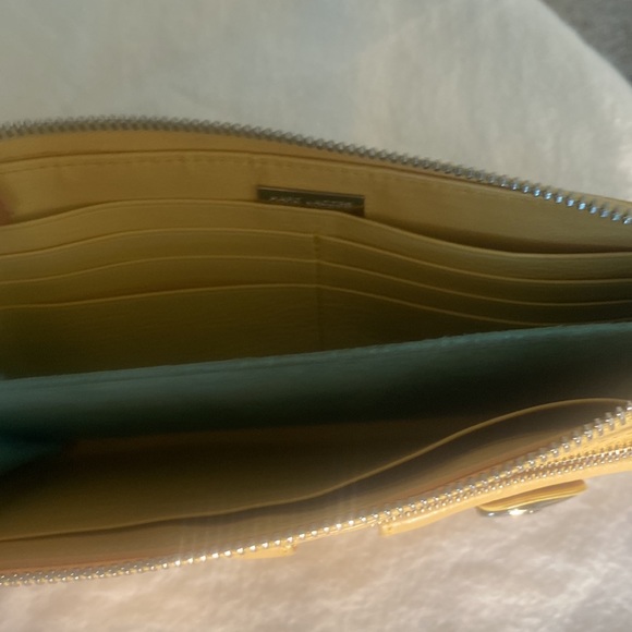 COPY - Marc Jacobs Zip Clutch 100% Calf Leather “Honey” Color - Picture 4 of 7